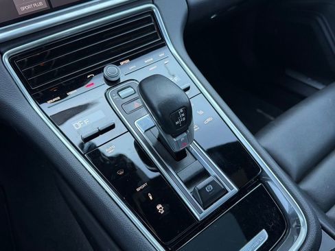 Certified 2018 Porsche Panamera 4 image 26