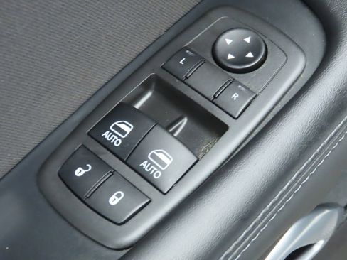 Used 2022 Dodge Challenger R/T image 23