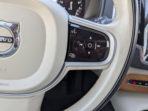 Used 2022 Volvo XC90 T6 Momentum w/ Advanced Package image 14