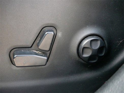 Used 2019 Jeep Cherokee Limited image 17