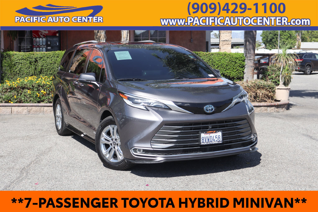 Used 2021 Toyota Sienna Platinum AWD/4WD image 1