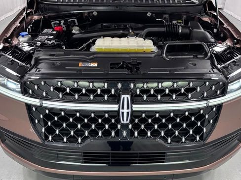 Used 2025 Lincoln Navigator L Black Label AWD/4WD image 29