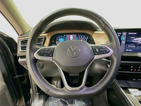 Used 2024 Volkswagen Atlas SE FWD image 11