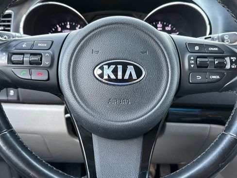 Used 2016 Kia Sedona LX w/ LX Essentials Premium Package image 23