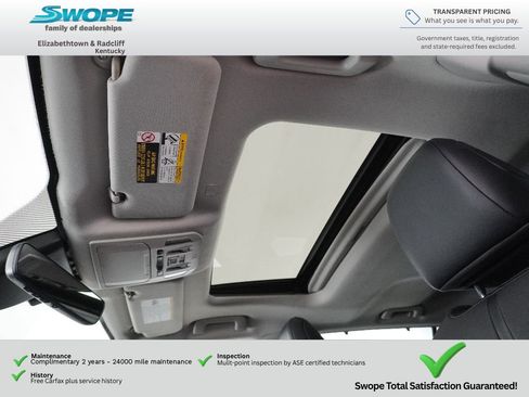 Used 2021 Toyota Highlander XLE AWD/4WD image 29