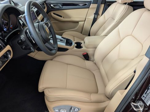 New 2026 Porsche Macan image 5