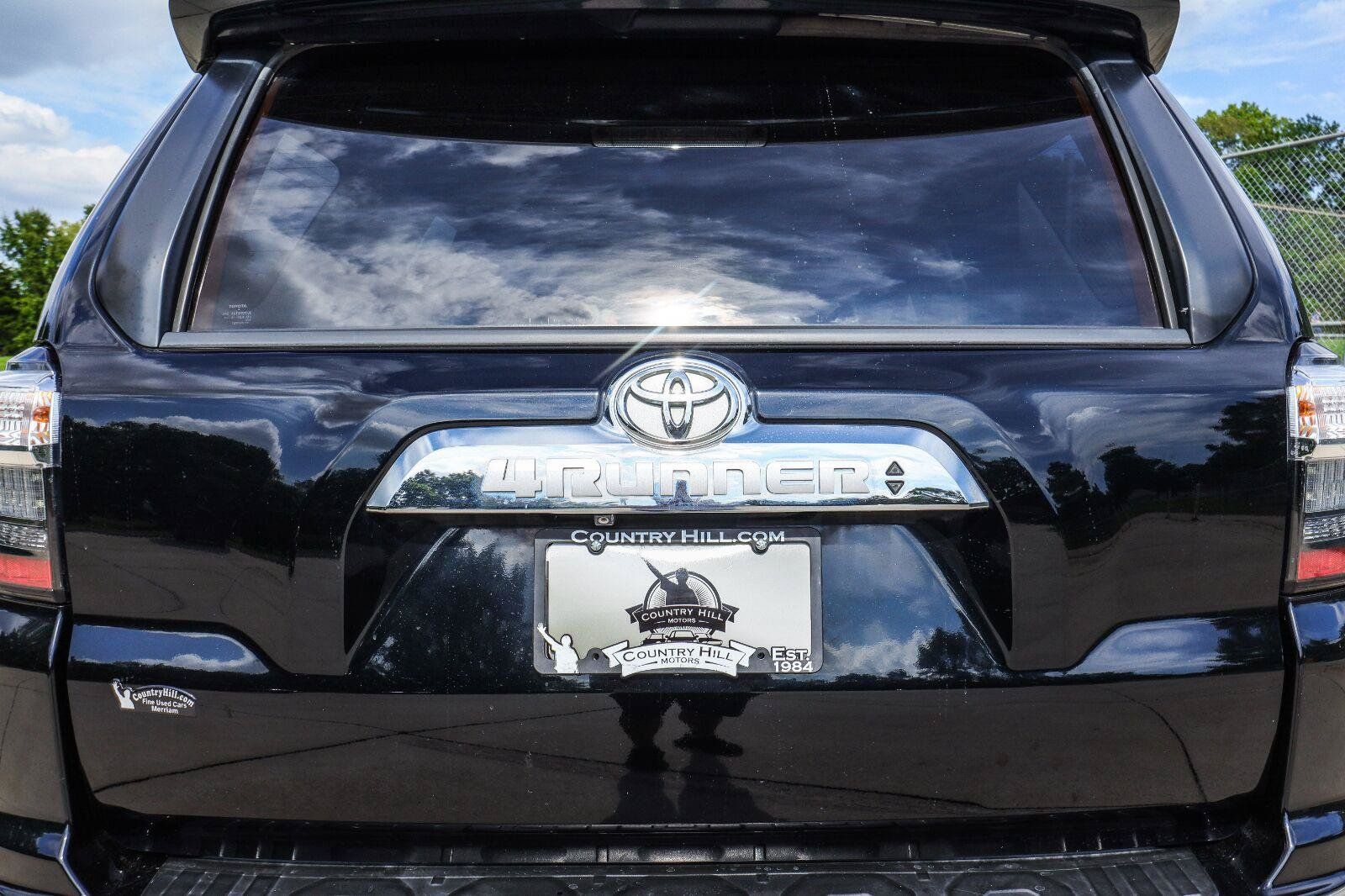 Used 2014 Toyota 4Runner Limited AWD/4WD image 39