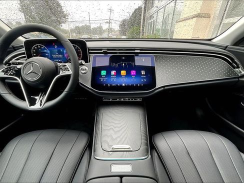 New 2026 Mercedes-Benz E 350 4MATIC Sedan image 5