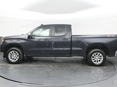 Used 2023 Chevrolet Silverado 1500 LT AWD/4WD image 7
