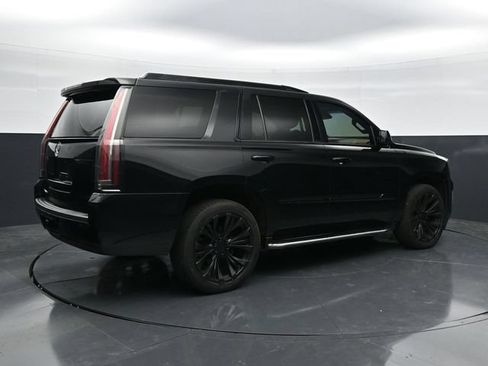 Used 2015 Cadillac Escalade Luxury AWD/4WD image 2