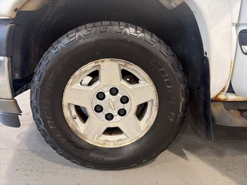 Used 2005 Chevrolet Tahoe LS image 26