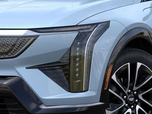 New 2025 Cadillac Optiq Sport 1 w/ LPO, Floor Liner Package AWD/4WD image 10