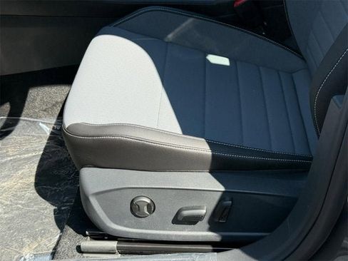 New 2025 Volkswagen Jetta SE image 16