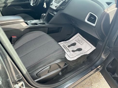 Used 2017 Chevrolet Equinox LT image 12