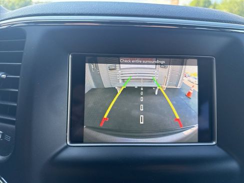 Used 2019 Jeep Grand Cherokee Laredo AWD/4WD image 27
