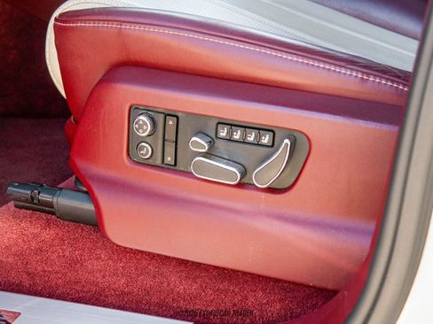 Used 2019 Bentley Bentayga image 75