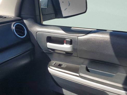 Used 2018 Toyota Tundra SR5 w/ SR5 Upgrade Package image 16