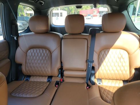 Used 2023 INFINITI QX80 4WD image 5