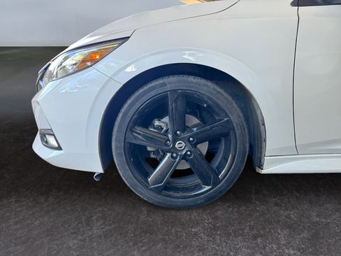 Used 2023 Nissan Sentra SR w/ Midnight Edition Package image 9