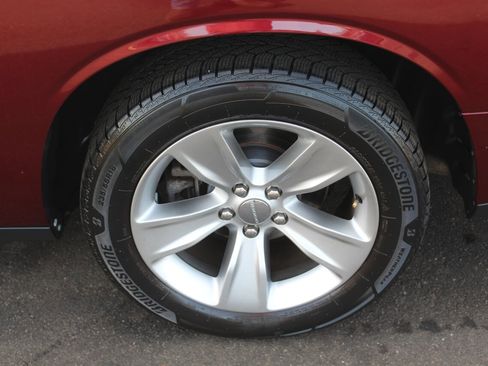 Used 2018 Dodge Challenger SXT image 25