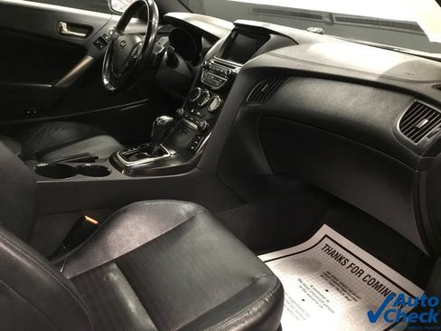 Used 2015 Hyundai Genesis 3.8 RWD image 29