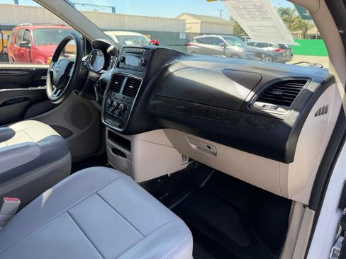 Used 2014 Dodge Grand Caravan SE w/ Quick Order Package 29E SE FWD image 24
