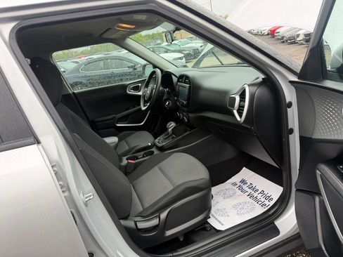 Used 2021 Kia Soul LX FWD image 12