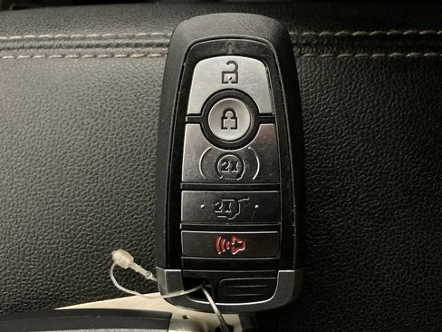 Certified 2020 Ford Escape SEL image 33