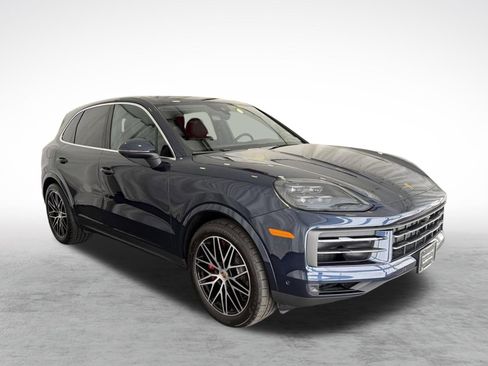 Used 2025 Porsche Cayenne S AWD/4WD image 7
