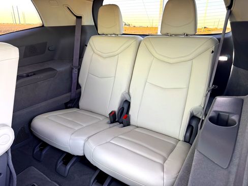 Used 2023 Cadillac XT6 Premium Luxury image 18