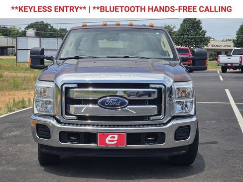 Used 2011 Ford F250 XLT w/ XLT Interior Pkg RWD image 2