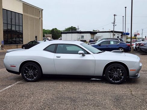 Used 2022 Dodge Challenger GT w/ Blacktop Package AWD/4WD image 11
