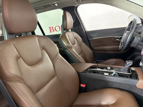 Used 2020 Volvo XC90 T6 Momentum w/ Protection Package Premier AWD/4WD image 16