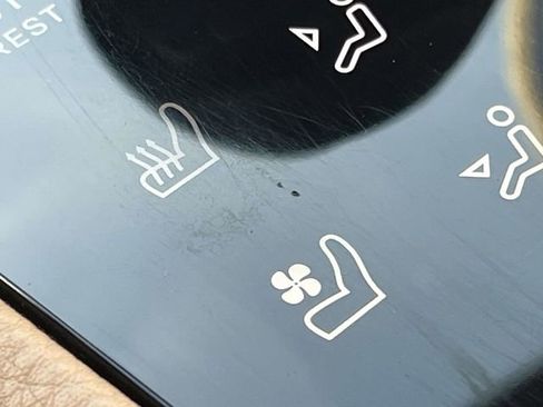 Used 2023 Porsche Macan Turbo image 24