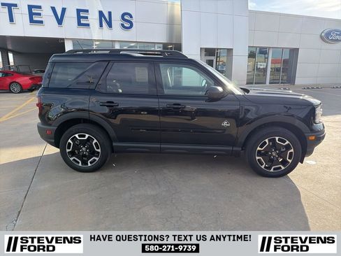 Used 2024 Ford Bronco Sport Outer Banks w/ Tech Package image 3