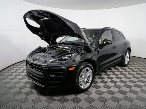 New 2026 Porsche Macan AWD/4WD image 35