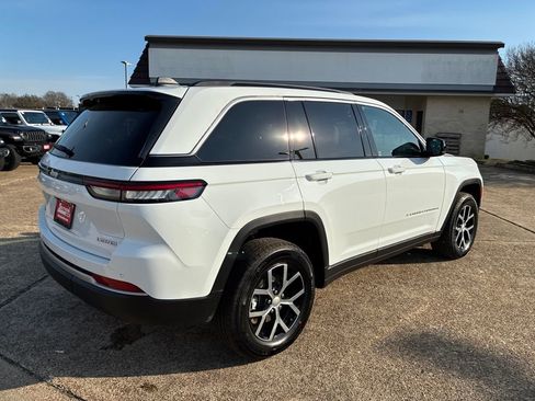 New 2026 Jeep Grand Cherokee Limited AWD/4WD image 5