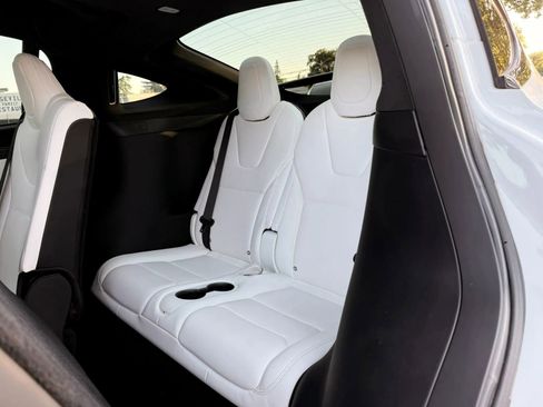 Used 2018 Tesla Model X 75D AWD/4WD image 19