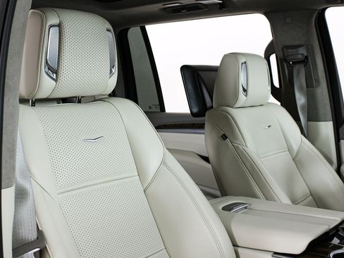 Used 2025 Cadillac Escalade ESV Sport Platinum RWD image 22