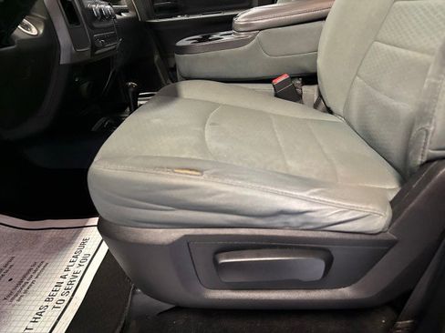 Used 2016 RAM 3500 Tradesman w/ Chrome Appearance Group image 16