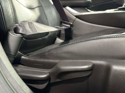 Used 2017 Chevrolet Volt Premier w/ Driver Confidence II Package FWD image 12
