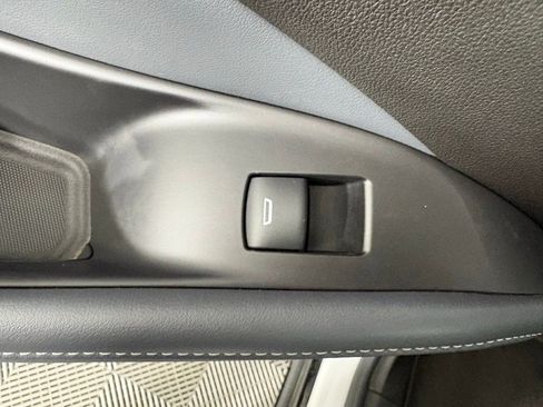 Used 2021 Buick Enclave Essence w/ Sport Touring Edition image 40