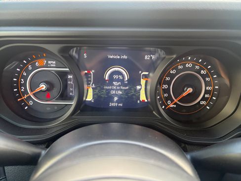 Used 2025 Jeep Wrangler Unlimited Rubicon w/ Steel Bumper Group AWD/4WD image 19