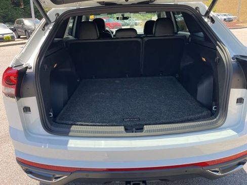 Used 2023 Volkswagen Atlas Cross Sport SE w/ Panoramic Sunroof Package FWD image 34