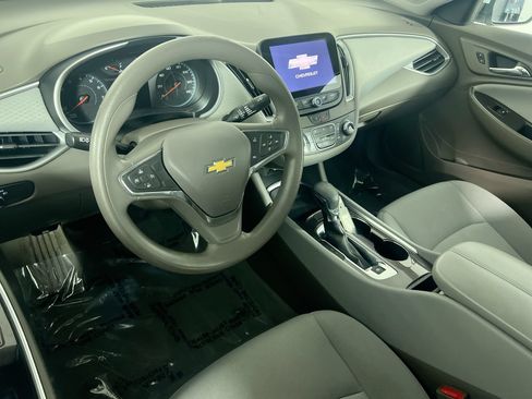 Used 2022 Chevrolet Malibu LT FWD image 23