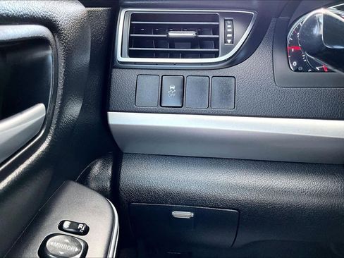 Used 2015 Toyota Camry SE w/ Moonroof Package image 36