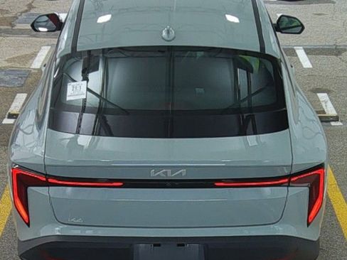 Used 2025 Kia K4 FWD image 3