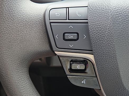 Used 2025 Toyota Camry LE FWD image 21
