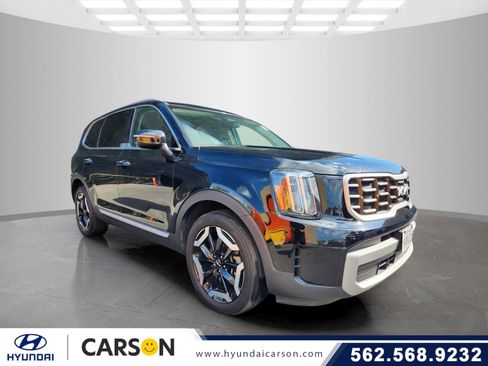 Used 2023 Kia Telluride S FWD image 1