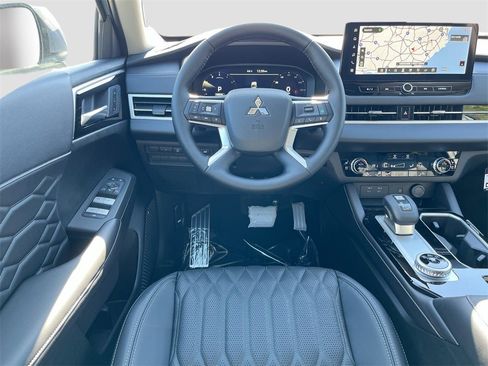 New 2026 Mitsubishi Outlander SEL image 23